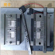 厂家直销SR汽车保险丝盒连接线插头模具立式注塑成型模模具